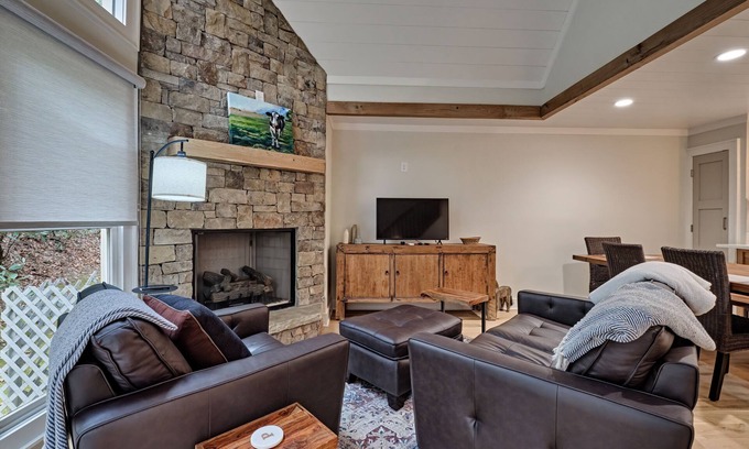 Sapphire Casa | Newly Updated Unit in Chestnut Ridge! - Oakstone