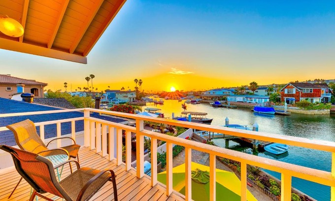 West Newport Casa | Newport Bay Front Vacation Home