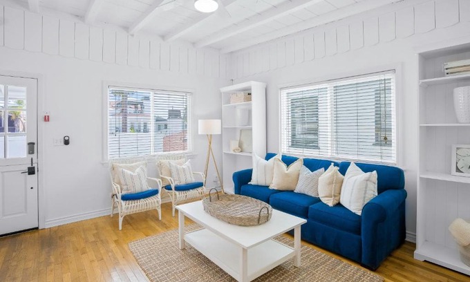 West Newport Casa | Newport Beach Cottage B