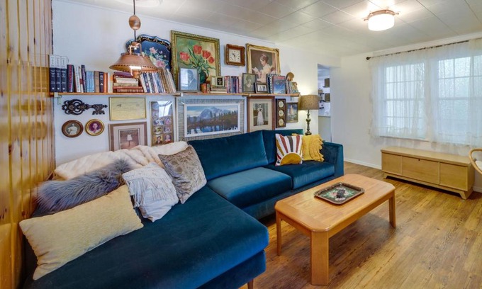 Newport Casa | Newport Cabin on Diamond Lake with Private Boat Dock