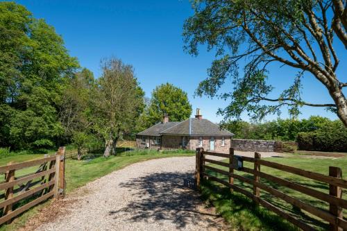 Brechin Casa | Newtonmill House - Tranquillity in Rural Angus