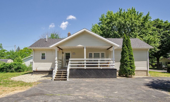 Hemlock Casa | Next to Championship Park, Sleeps 6, Lots of parking