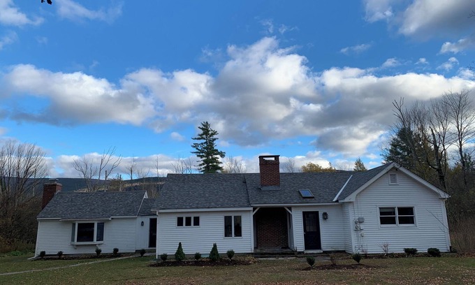 Manchester Casa | Next to Hildene. Walk to Equinox Pond.
