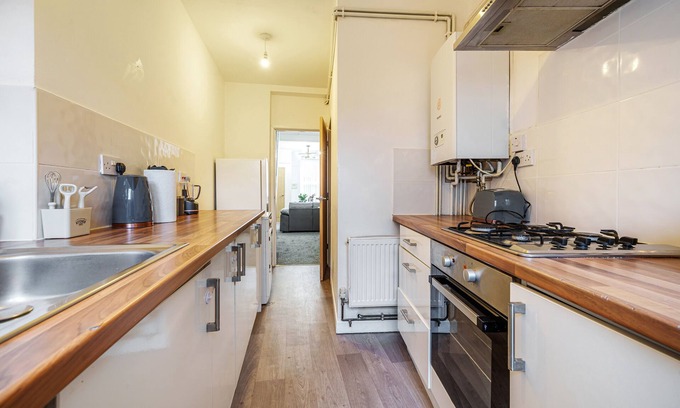 Liverpool Casa | Next to Liverpool station stadium city