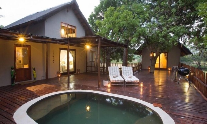 Thorny Bush Game Reserve Otro | Ngama Tented Safari Lodge