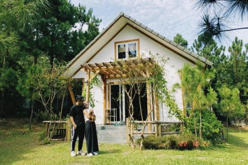 Soc Son Apartamento | Nhà gác mái ven rừng gần Sân bay Nội Bài - Biệt thự con công
