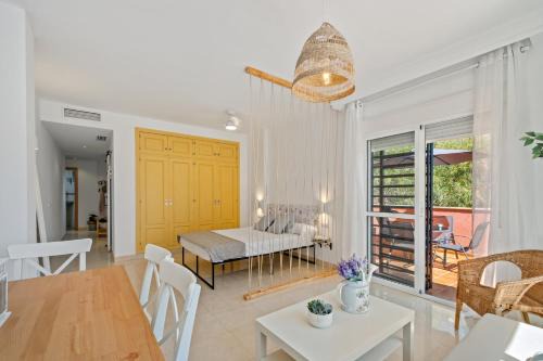 Torre de Benagalbon Apartamento | Niña Sureña Home Añoreta Golf