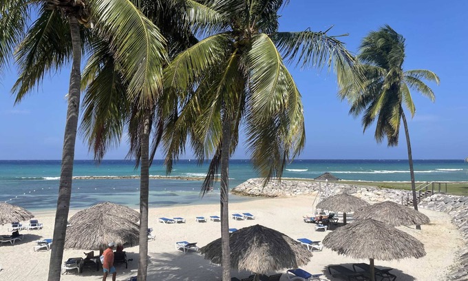IronShore Estates Apartamento | Nianna Coral Bay Splendid Townhouse- 4