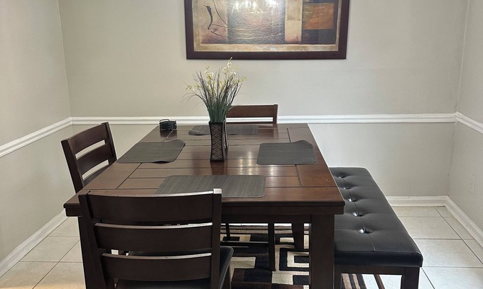 Morrow Casa | Nice 3 Bed townhome with in Morrow conveniently located/Free Wi-Fi !