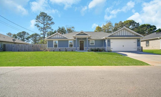 Navarre Casa | Nice 4-Bedroom home 15 mins from the beach