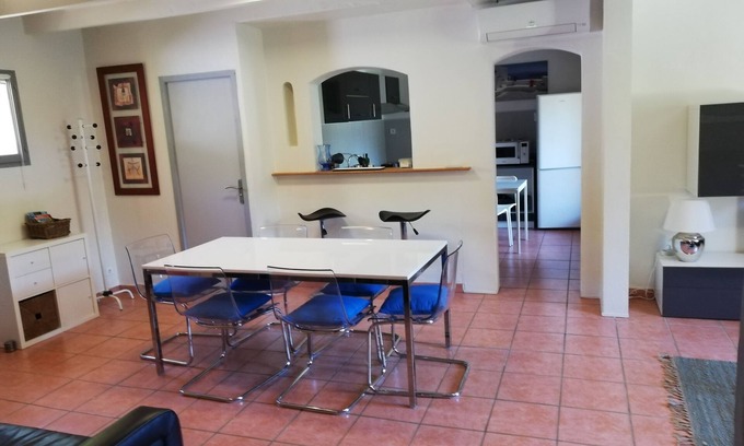 Biot Apartamento | Bonito apartamento con aire acondicionado y terraza, a 1 km del pueblo.