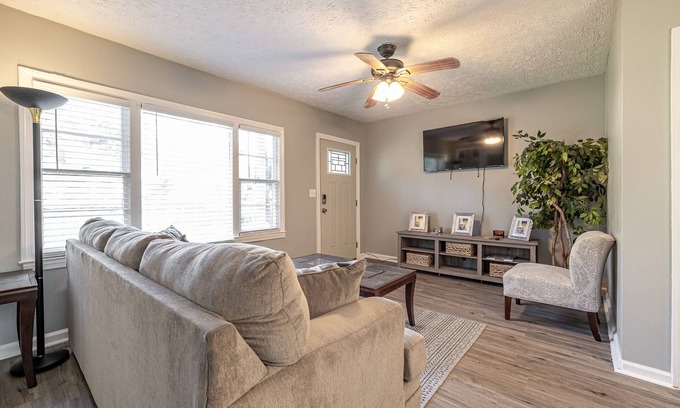 Columbus Casa | Nice and Cozy 2 Bedroom Home -10 min from Ft. Benning, GA