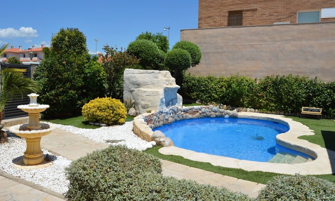 L'Hospitalet de l'Infant Chalet De Esquí | BONITA Y TRANQUILA VILLA, PISCINA PRIVADA, BBQ, A/A CERCA PLAYA