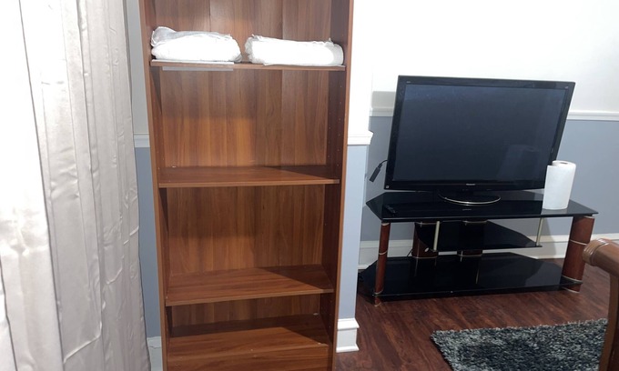 Foxcroft Square Apartamento | Nice and quiet appartement is located in Philadelphia,