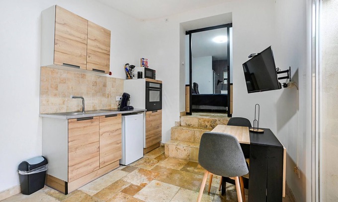 Jonquieres-Saint-Vincent Apartamento | Bonito apartamento en.