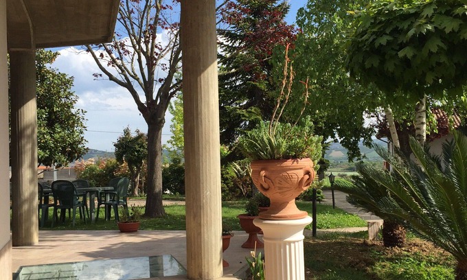 Roseto degli Abruzzi Villa | Precioso apartamento en villa para 6 personas con WIFI, TV, patio y aparcamiento