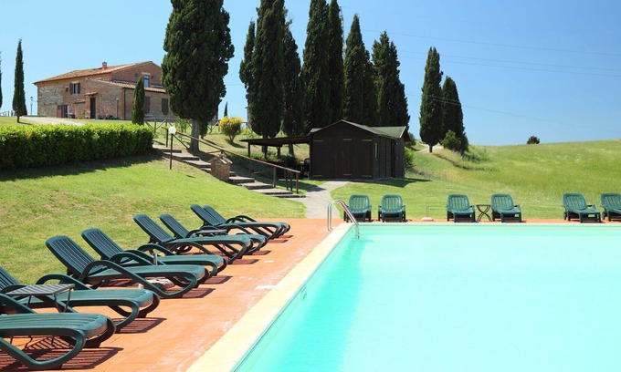 Ponte di Gabbiano Villa | Apartamento en villa con WIFI, piscina, TV, mascotas permitida, aparcamiento, cerca de Siena