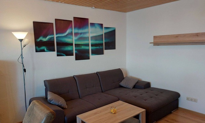 Ilmenau Apartamento | Acogedor apartamento para 3 personas con WIFI, TV, balcón, mascotas permitida y aparcamiento