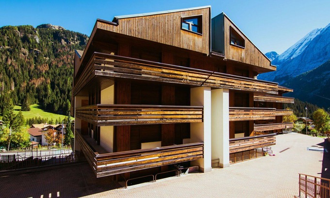 Alba Apartamento | Hermoso apartamento para 5 personas con jacuzzi, WIFI, TV y aparcamiento