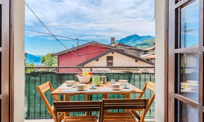 Peglio Apartamento | Nice apartment for 5 people with WIFI, TV, patio and pets allowed