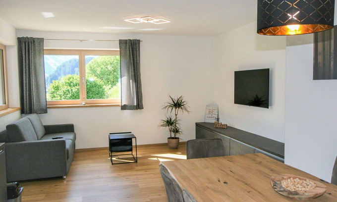 Emberg Apartamento | Precioso apartamento para 6 personas con WIFI, terraza y aparcamiento