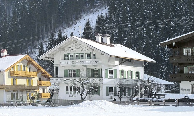 Mayrhofen Apartamento | Nice apartment for 8 people with WIFI, TV and parking
