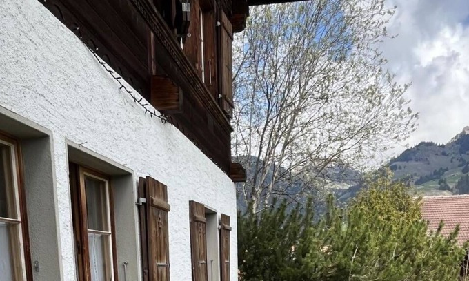 Zweisimmen Apartamento | Precioso apartamento para 4 personas con WIFI, TV, balcón, mascotas permitida y aparcamiento