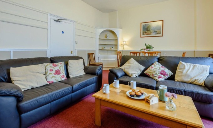 Barnstaple Apartamento | Bonito apartamento para 6 personas con piscina, WIFI, TV, patio, mascotas permitida y aparcamiento