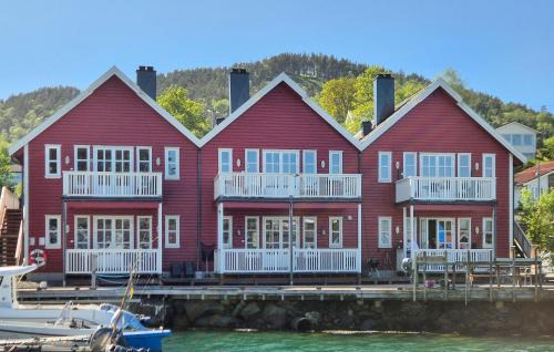 Sveio Apartamento | Nice Apartment In Auklandshamn