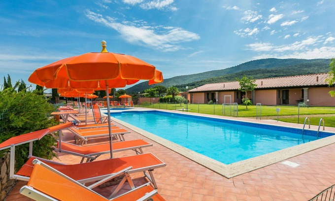 Puntone Casa | Precioso apartamento en villa con piscina, A/C, WIFI, TV, terraza, mascotas permitida y aparcamiento