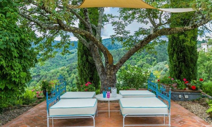 Montevarchi Villa | Acogedor apartamento en villa con piscina, WIFI, TV, patio, vista panorámica, aparcamiento
