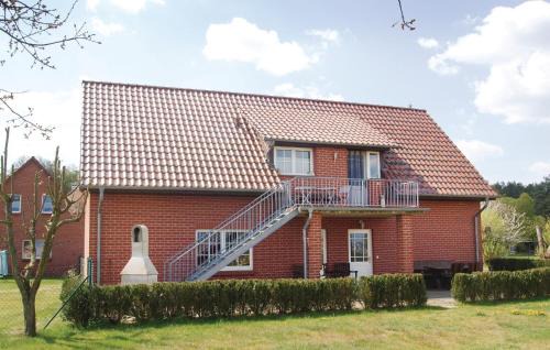 Roggentin Apartamento | Nice Apartment In Mirow Ot Qualzow