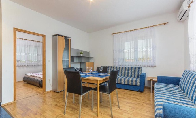 Rovinjsko Selo Apartamento | Nice Apartment In Rovinj With Wifi
