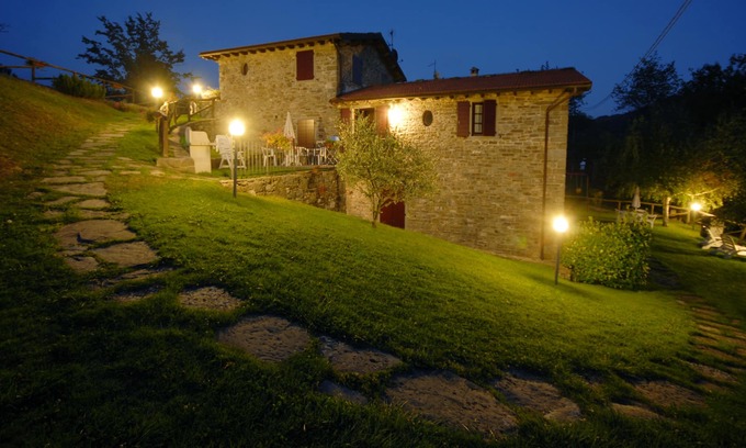 Cutigliano Apartamento | Bonito apartamento en el campo con piscina