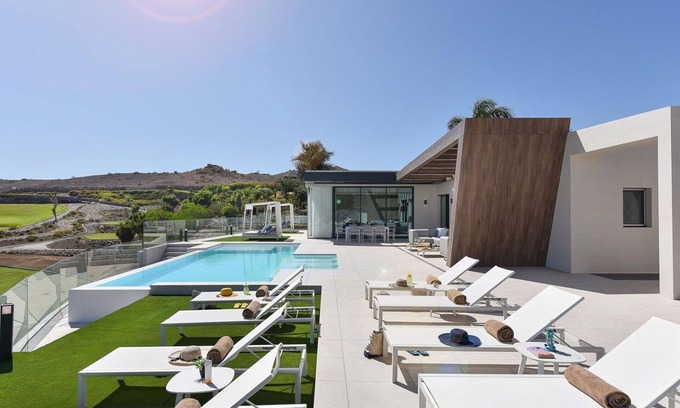 Salobre Villa | Apartamento en villa con A/C, piscina privada, WIFI, TV, terraza, mascotas permitida, aparcamiento