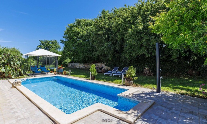 Pinezici Casa | Bonito apartamento en villa con A/C, piscina, WIFI, TV, terraza, mascotas permitida y aparcamiento