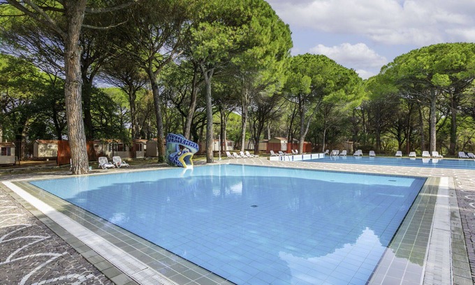 Aquileia Casa | Acogedor apartamento en villa con WIFI, A/C, piscina, terraza, mascotas permitida y aparcamiento