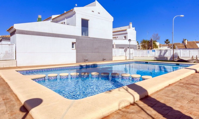 Vergel Casa | Precioso apartamento en villa para 4 personas con piscina, A/C, WIFI, TV, terraza y aparcamiento