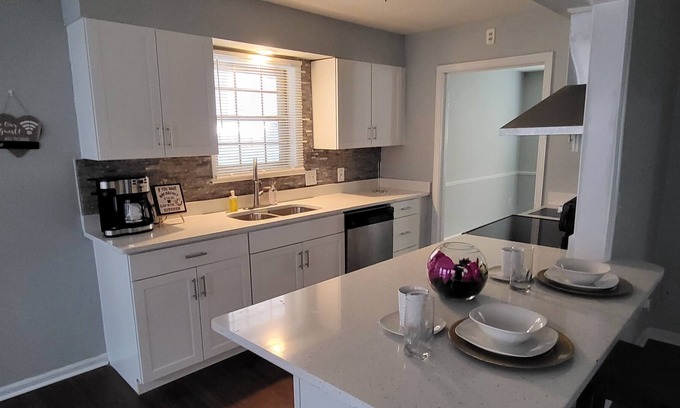 Ellendale Casa | Nice Bartlett area 4 bedroom house