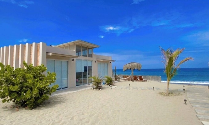 Punta Sal Casa | Lindo Bungalow en la playa, frente al cálido y calmo mar