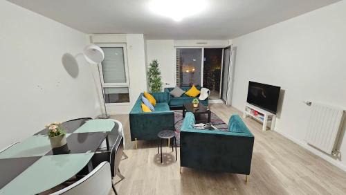 Petit Nanterre Apartamento | Nice business apartment Paris