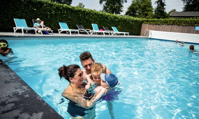 Cromvoirt Chalet De Esquí | Nice chalet on a holiday park near Cromvoirt