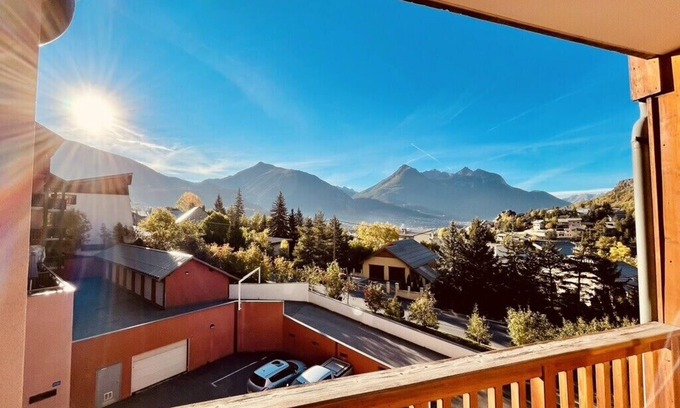 Forville Apartamento | Nice Cosy Apt With Balcony In Briançon