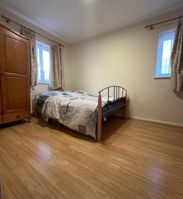 Custom House Casa | Nice Double Room in heart of London