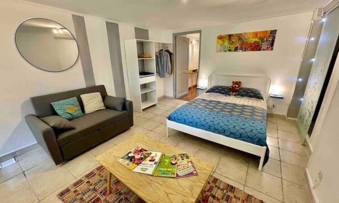 Route d'Arles Apartamento | Nice F2 near train station, Arena with private terrace