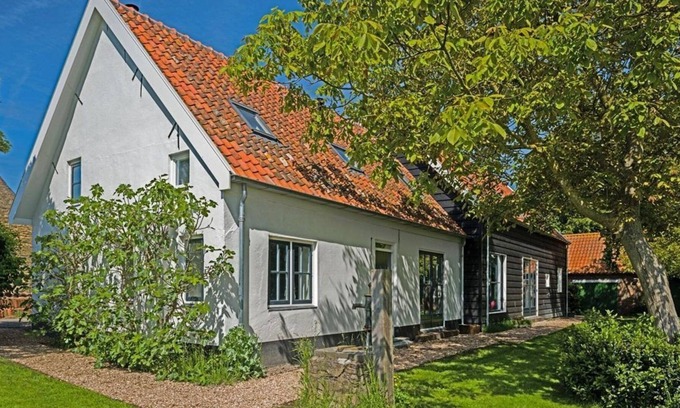 Meliskerke Apartamento | Nice group accommodation close to the sea and the beach. Perfect as a party, conference, training location for companies and team/company trips or workshops.