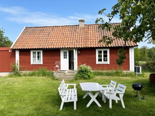 Storlinge Casa | Nice holiday home on Oland with grazing sheep in the surroundings