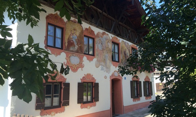 Oberammergau Apartamento | Unas vacaciones agradables en "amarillo sol"! Buena relajación en un entorno pintoresco