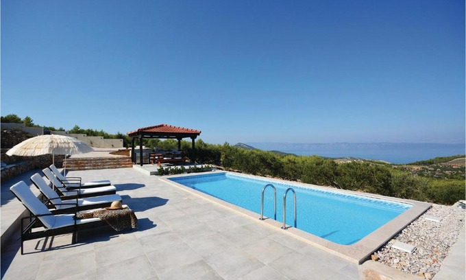 Gdinj Casa | Nice home in Gdinj with 2 Bedrooms, WiFi and Outdoor swimming pool