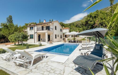 Mojdez Casa | Nice Home In Igalo With House Sea View